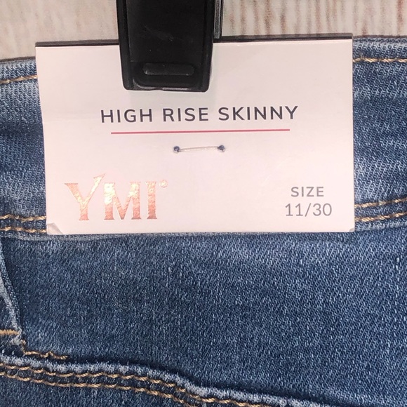 YMI SKINNY Jeans Size 11/30 Flattering Fit Slimming Novelty Wash High-Rise. - Picture 12 of 12